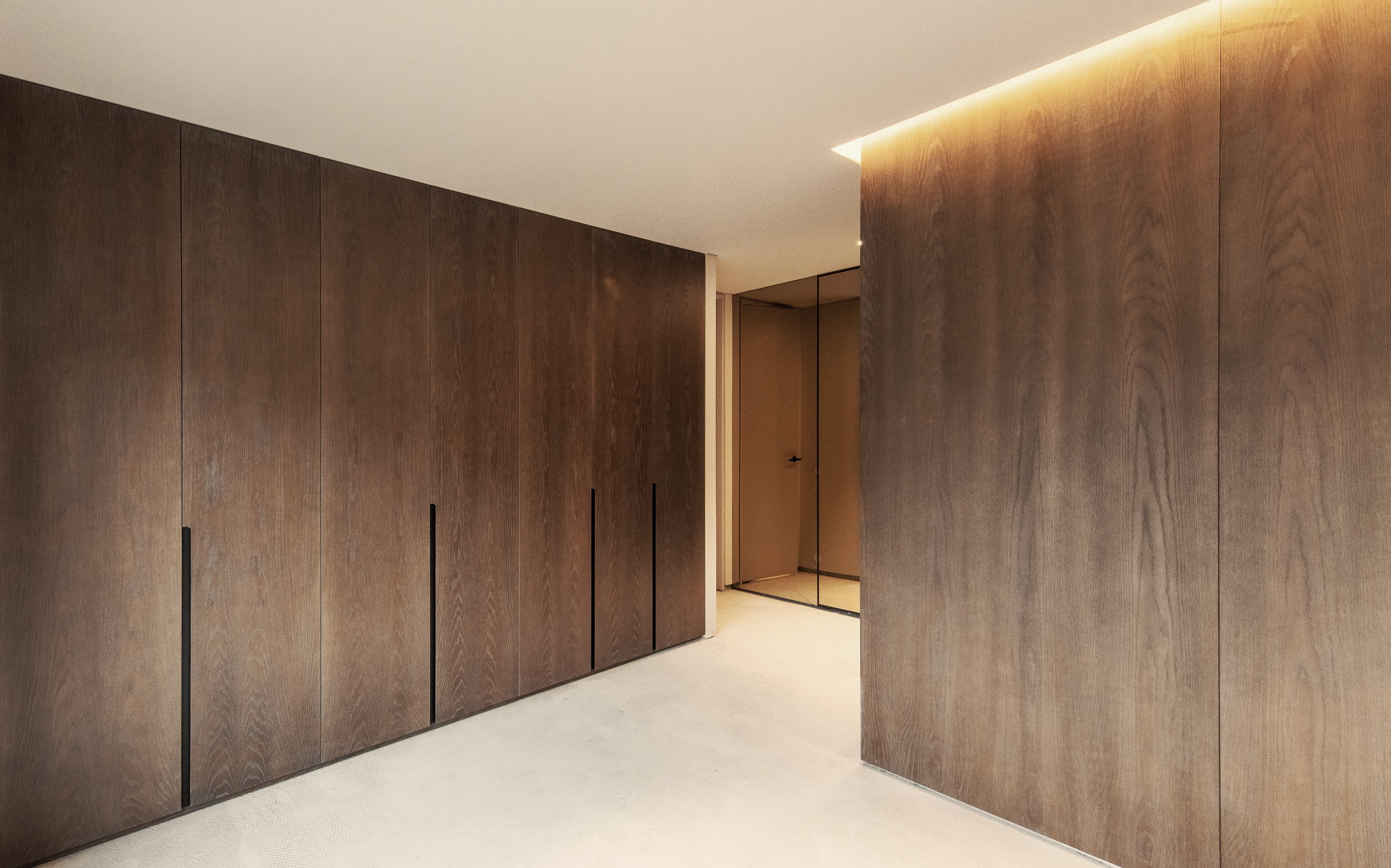 RAIZ Interiors